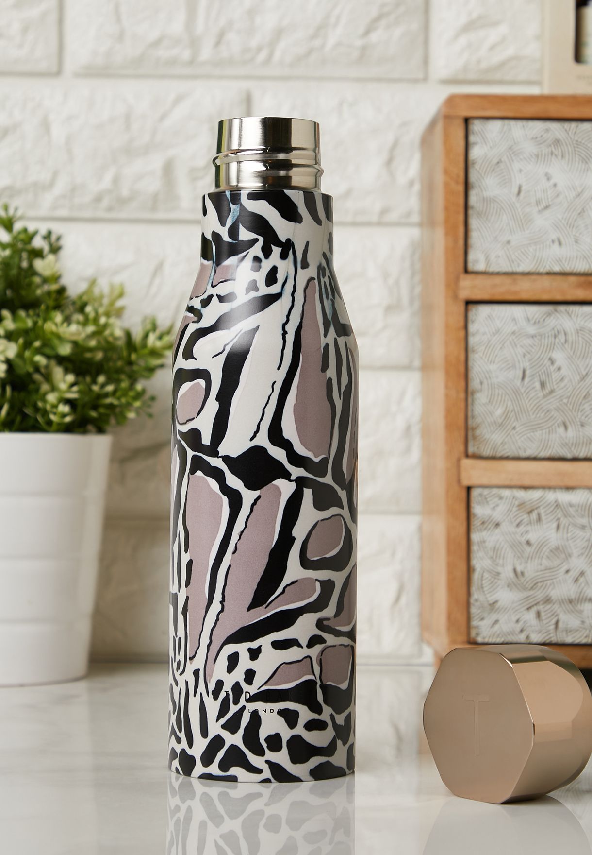 Giraffe Printed Water Bottle 425Ml