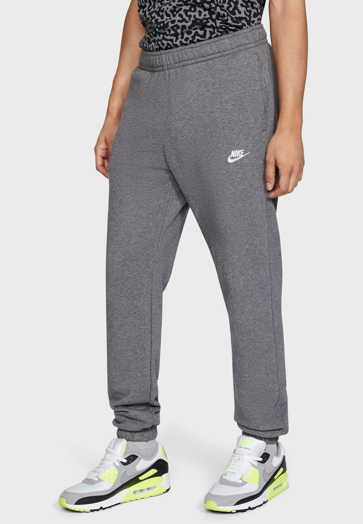 nike non cuffed joggers
