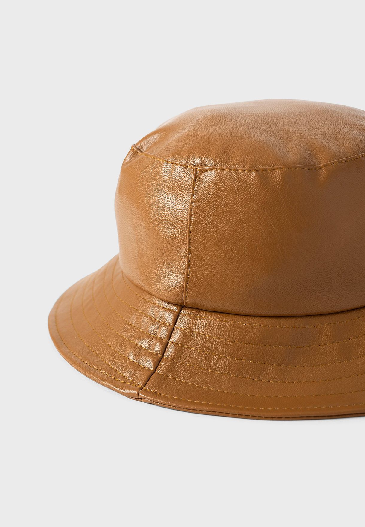 قبعة عصرية 