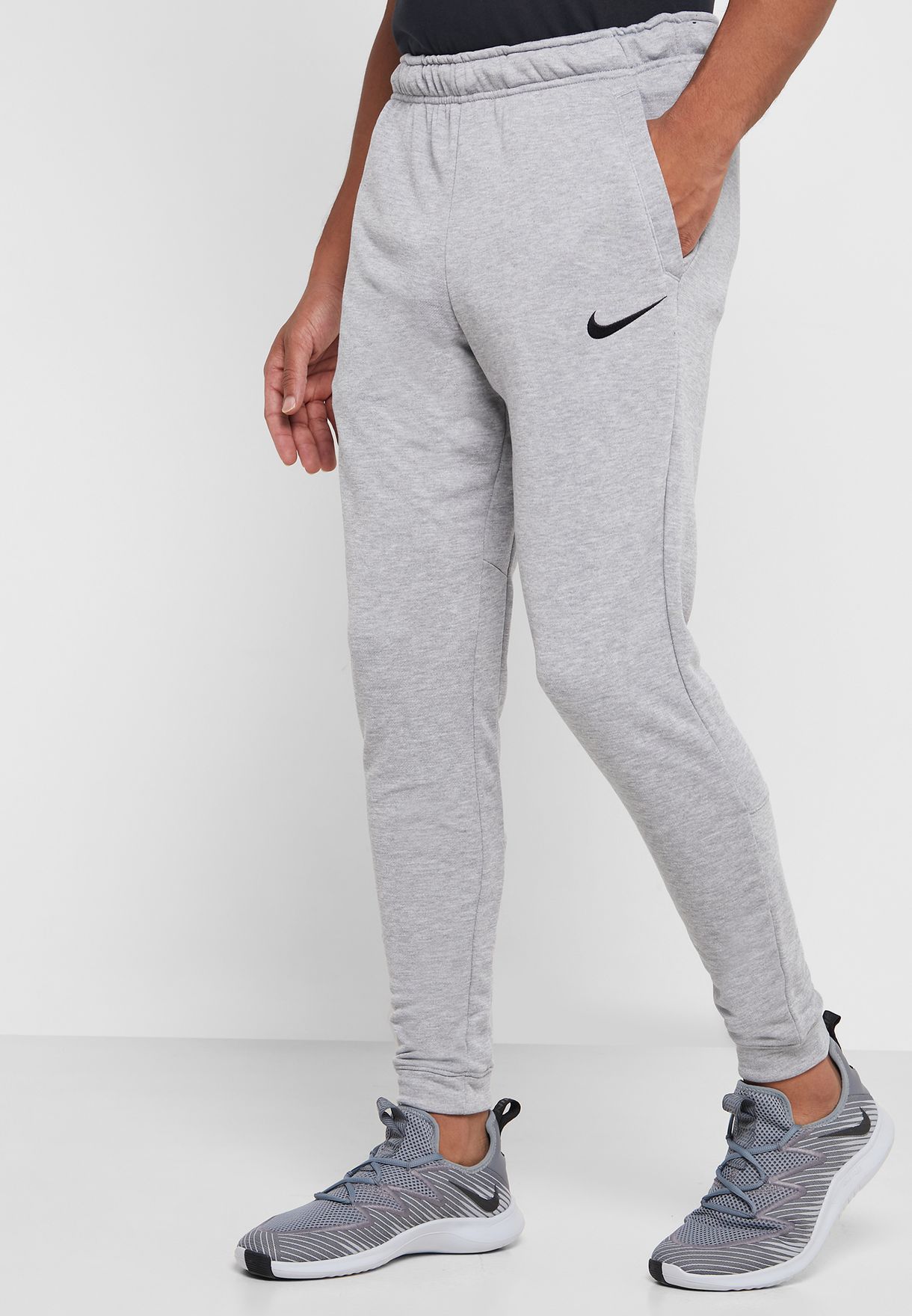 Buy Nike grey Dri-FIT Taper Fleece Sweatpants for Men in MENA, Worldwide |  BV2775-063