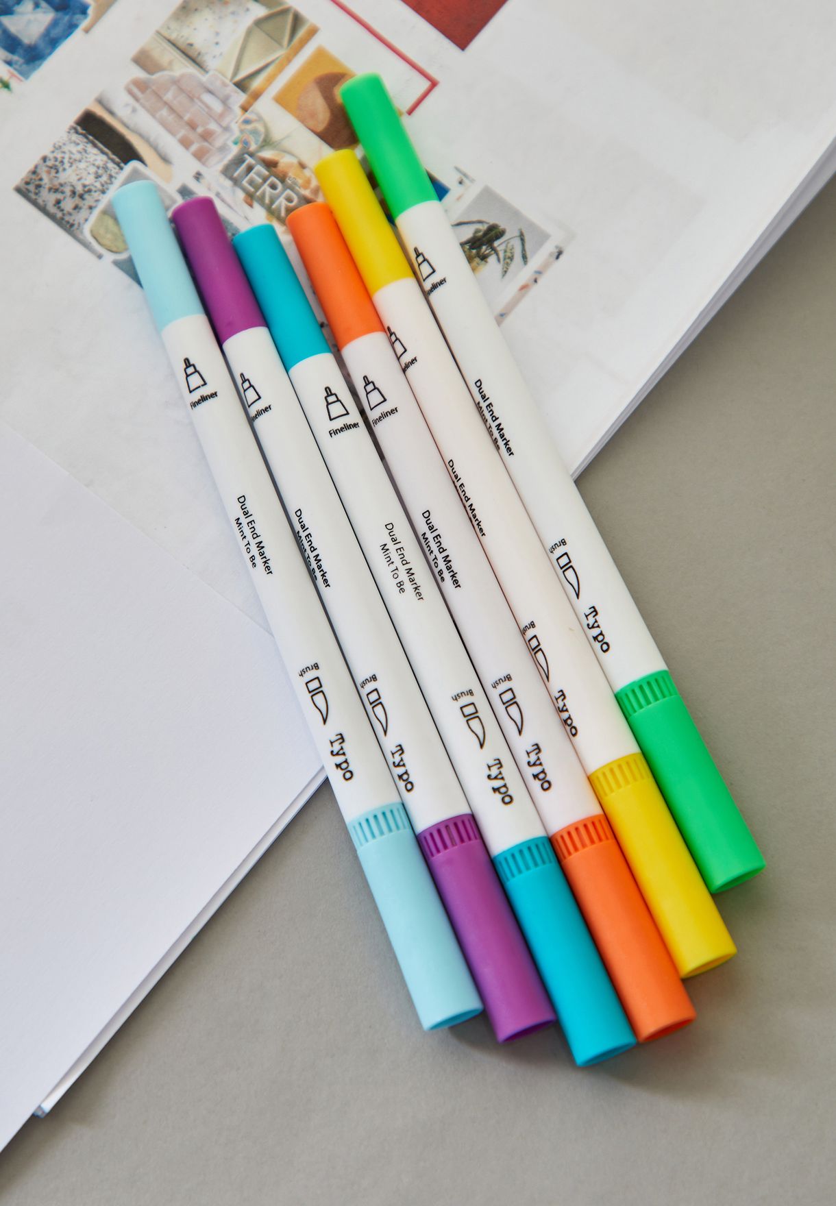 أقلام تحديد بألوان ساطعة عدد 6