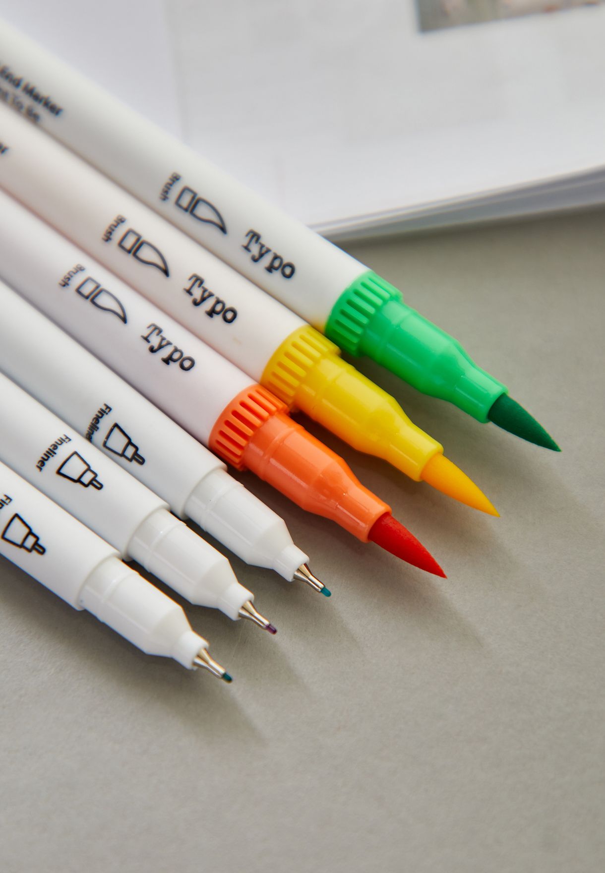 أقلام تحديد بألوان ساطعة عدد 6