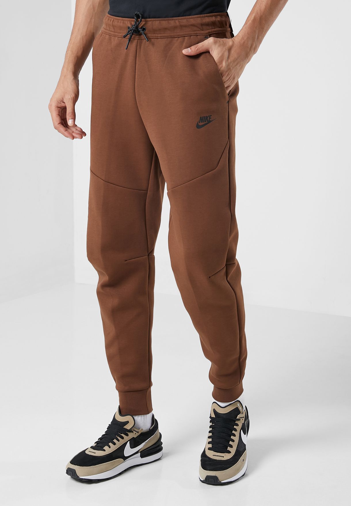 Buy Nike brown Nsw Tech Fleece Sweatpants for Men in MENA, Worldwide