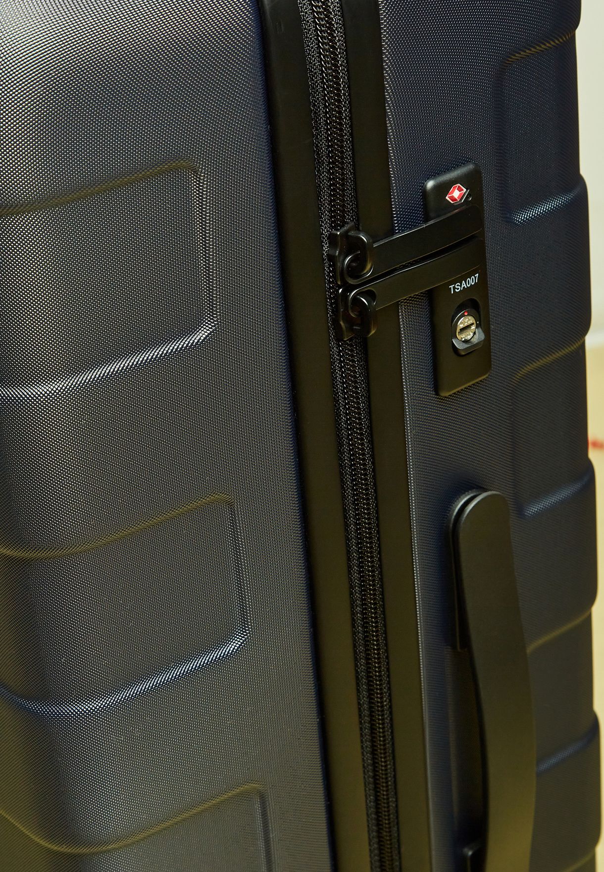 Handle Adjustable Hard Carry Suitcase 63L