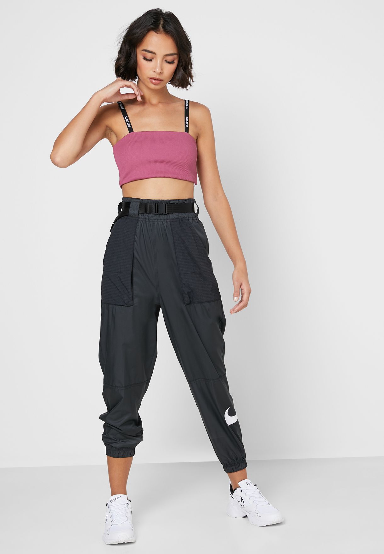 nike sweatpants woman