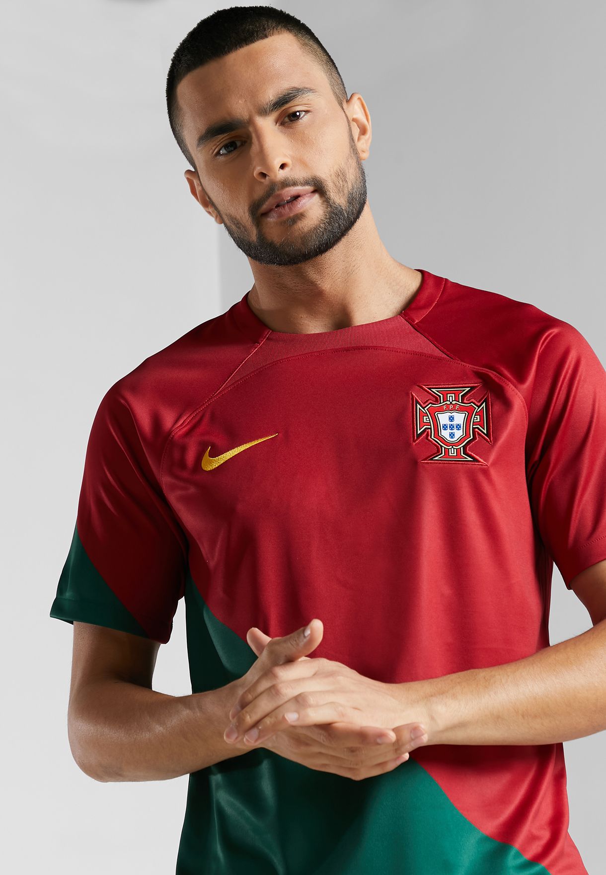 تيشيرت بشعار فريق البرتغال 