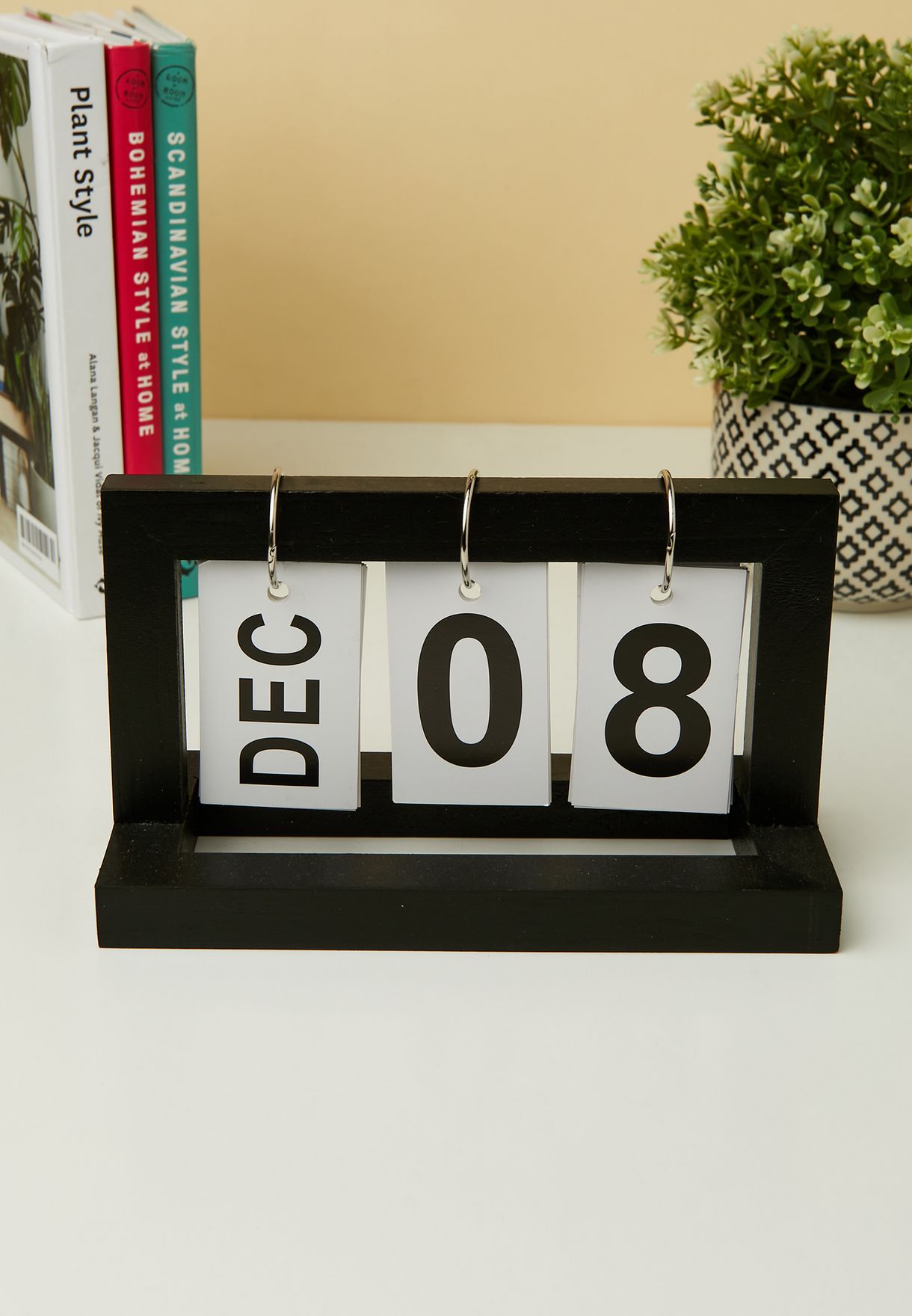 Black Hanging Daily Calendar
