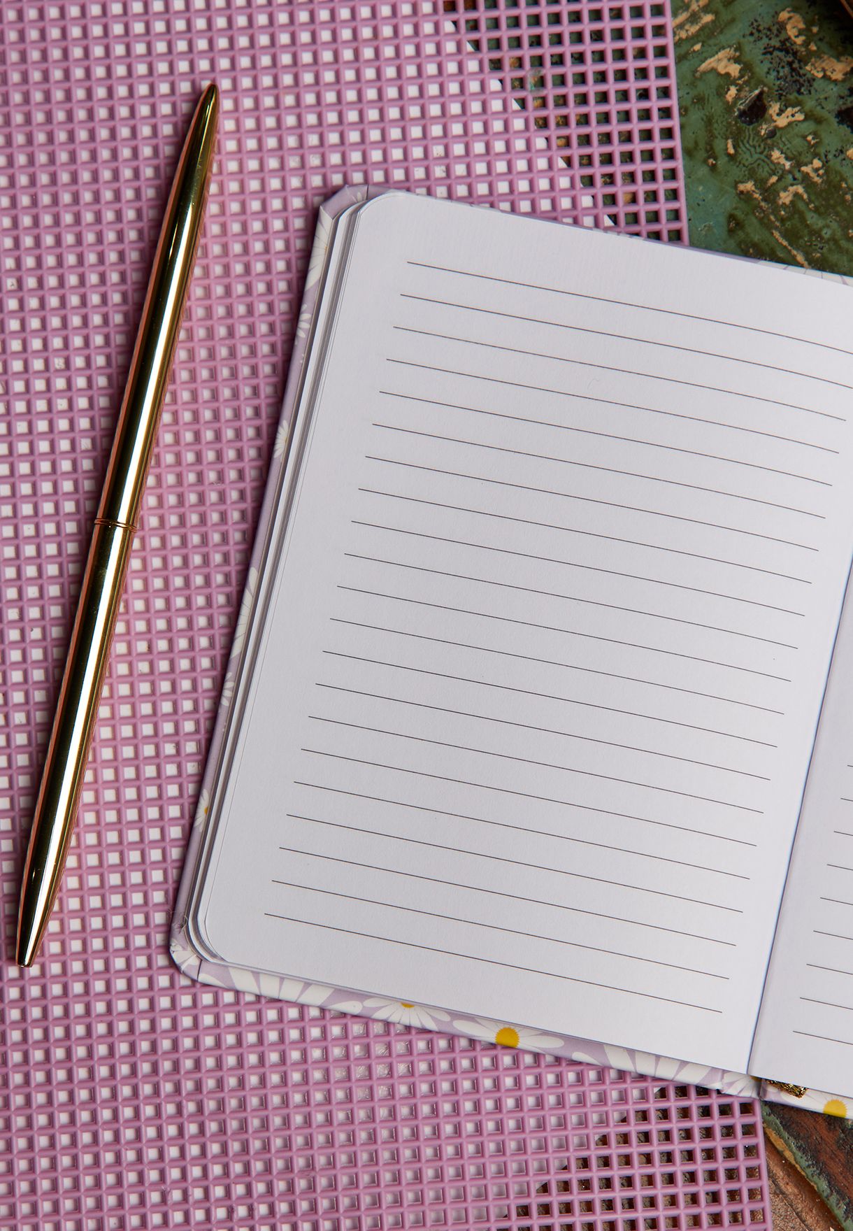 A6 Notebook+ Pen - Lilac Daisy