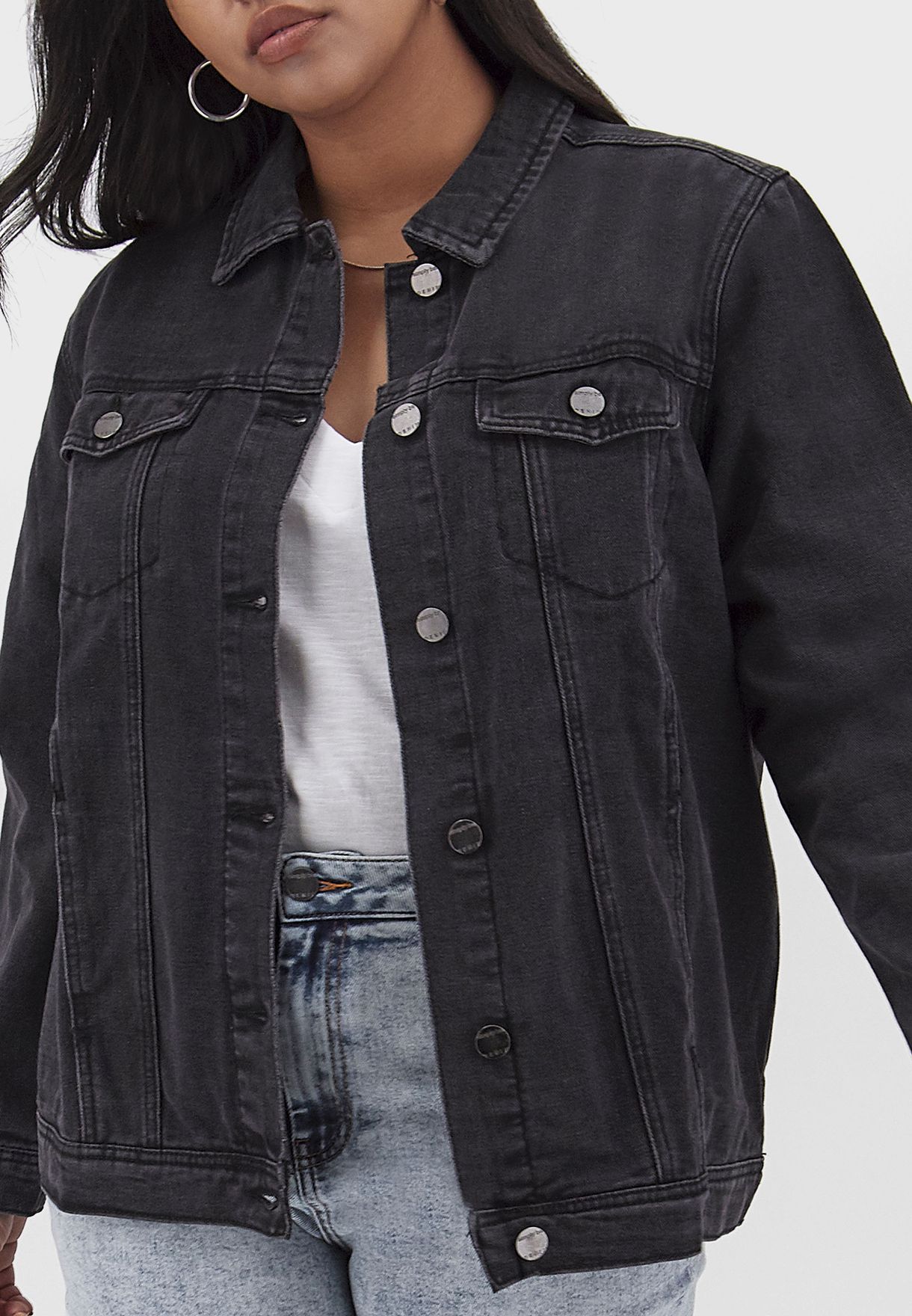 Featured image of post Black Oversized Denim Jacket Outfit / Add your favorite denim jacket and accessorize.