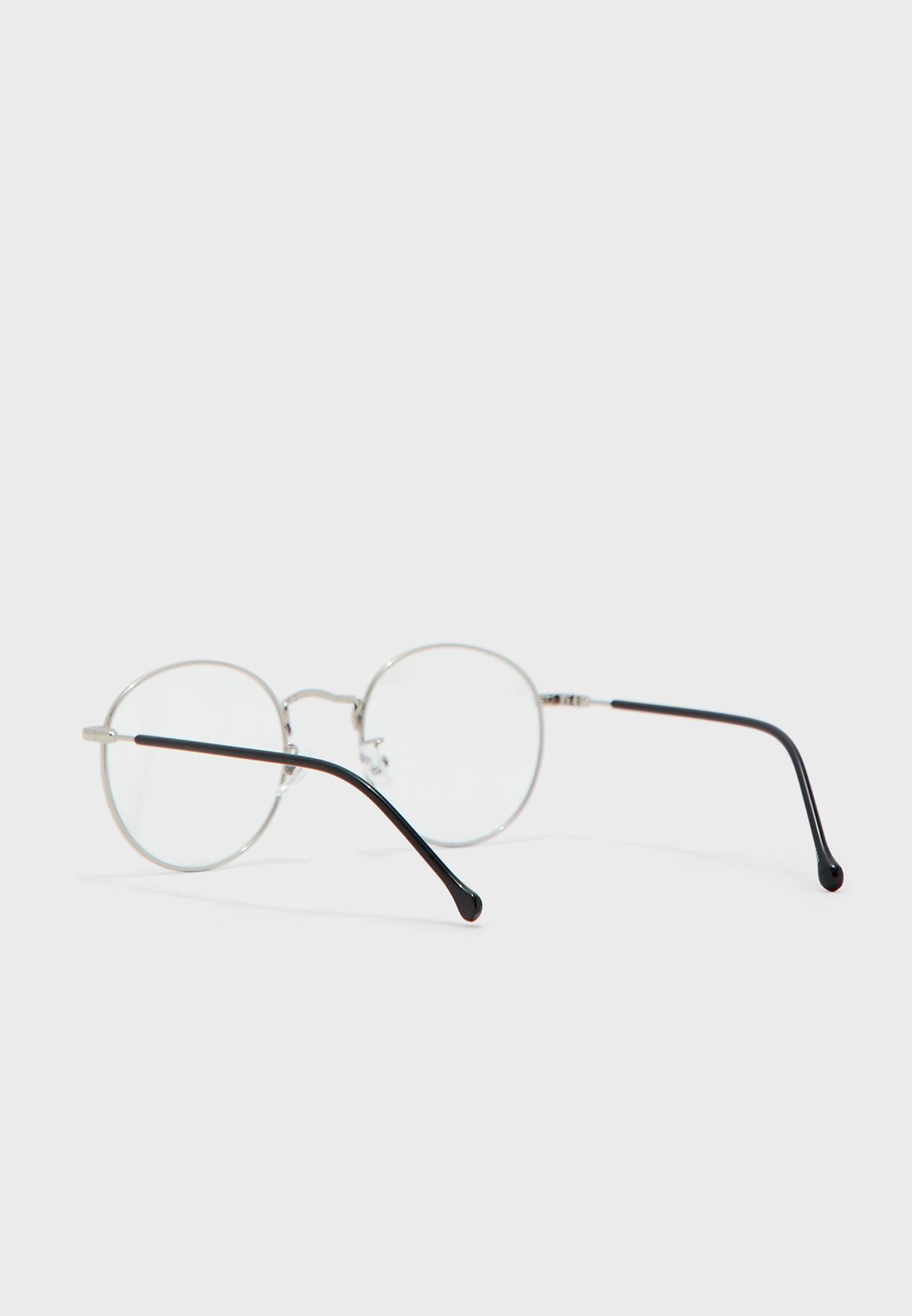 نظارة بعدسات شفافة