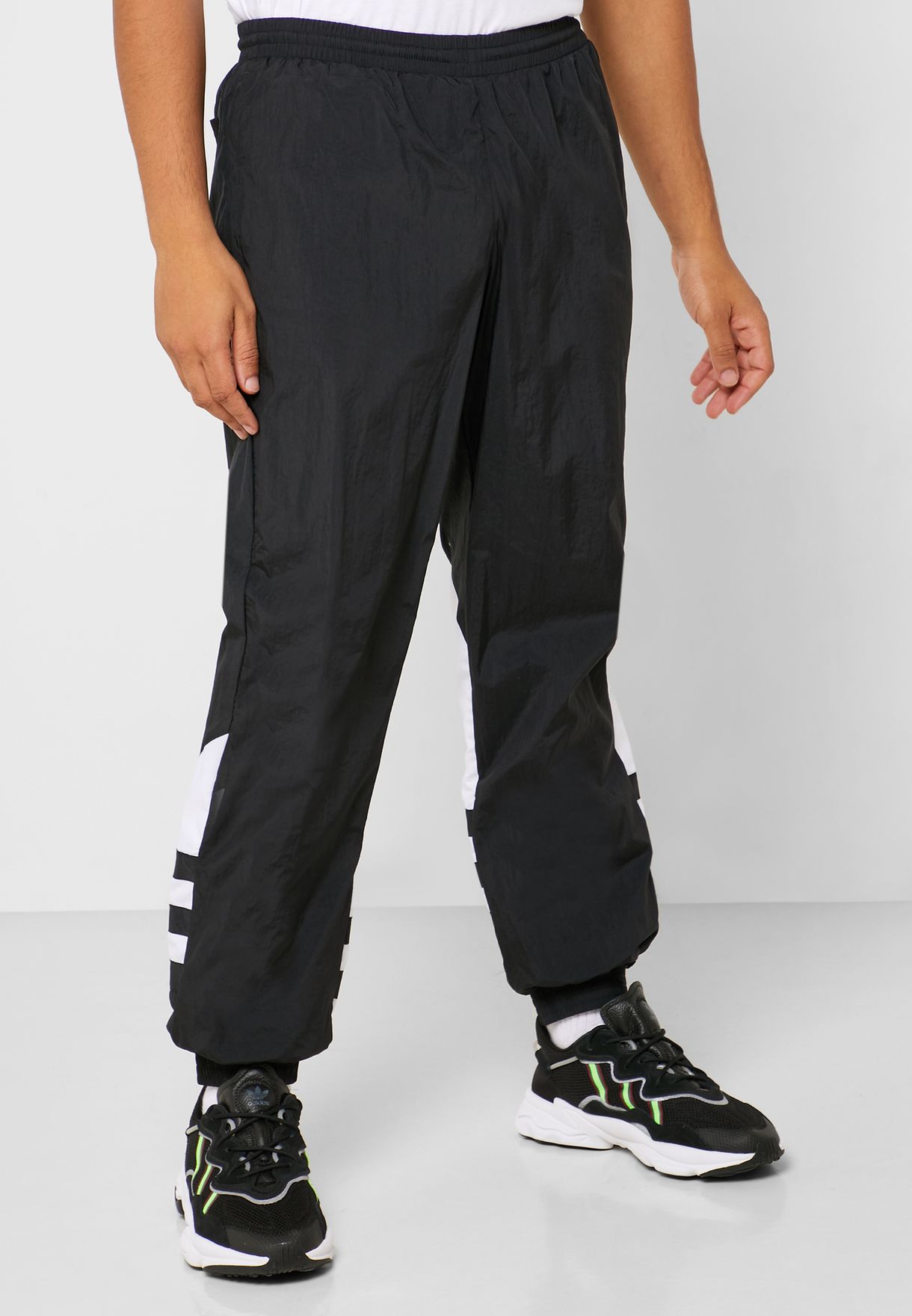 adidas originals large trefoil track pants in black