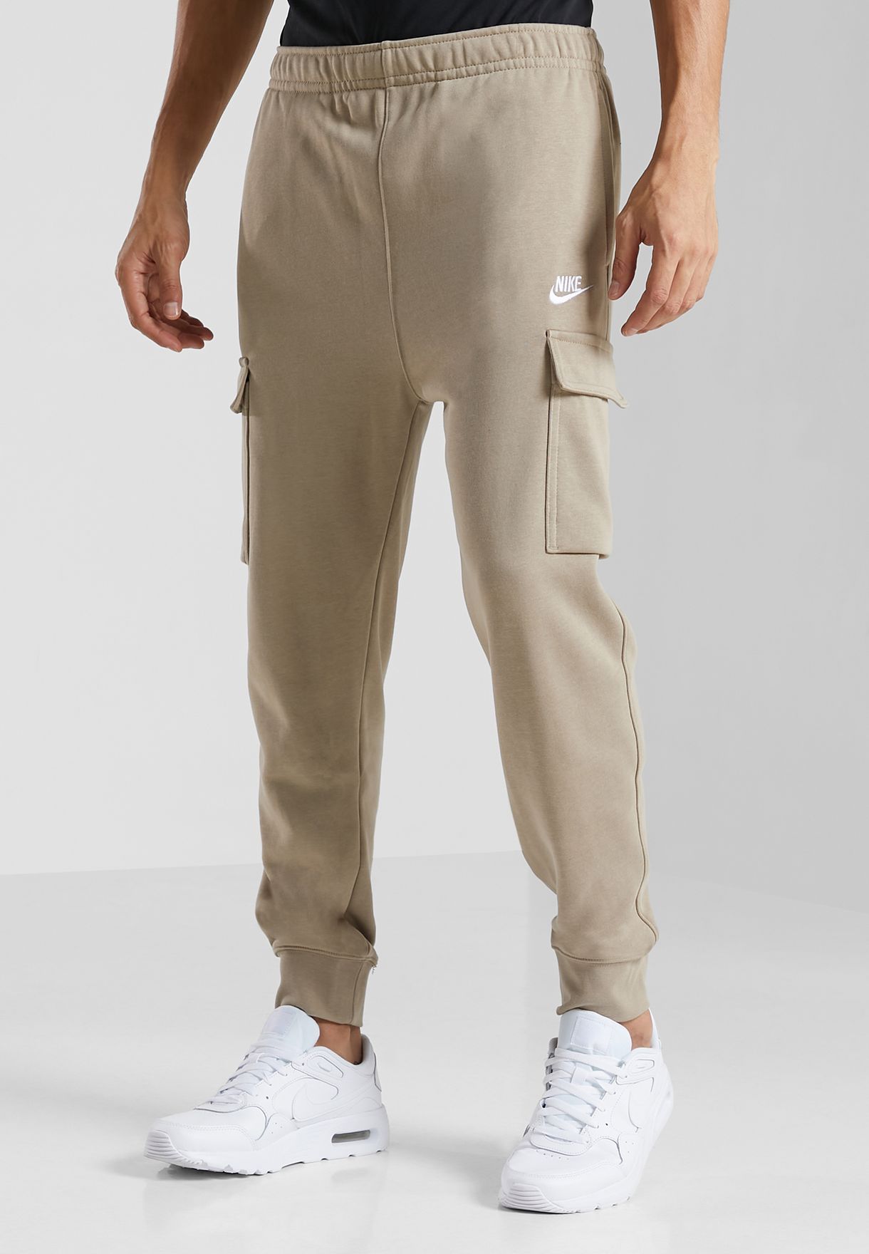 nike nsw club cargo pants