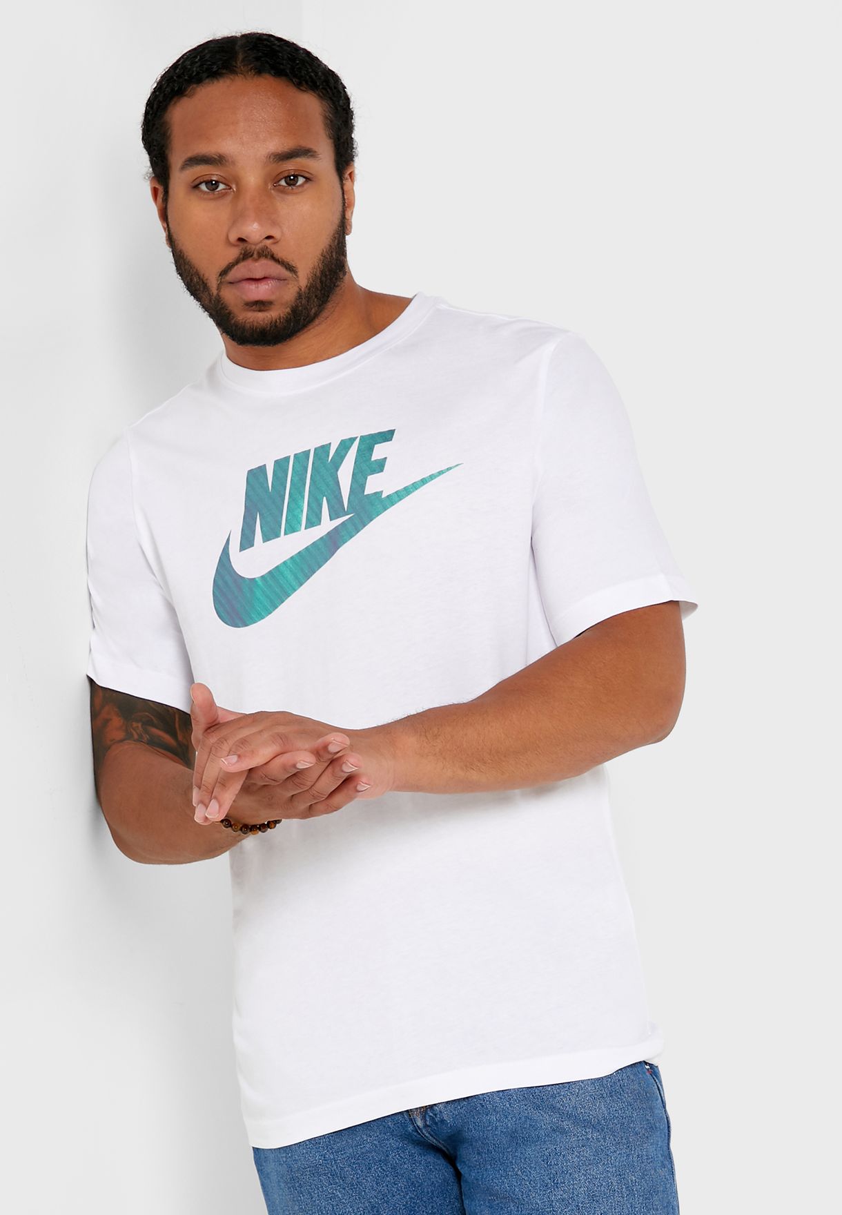 Buy Nike white NSW Logo T-Shirt for Kids in MENA, Worldwide