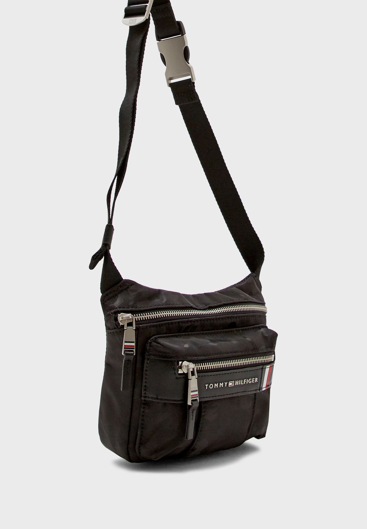 tommy hilfiger elevated messenger