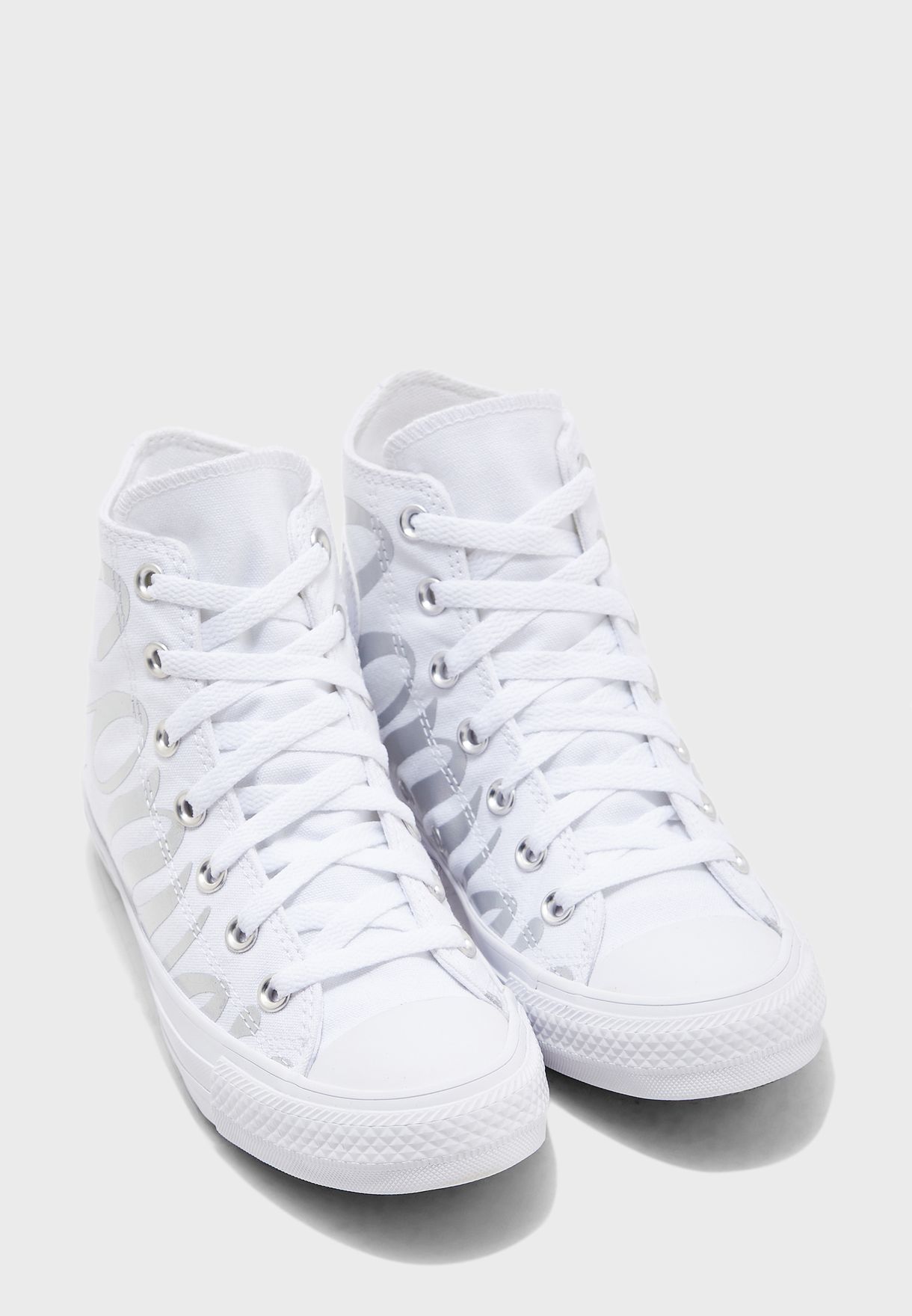 white cotton tennis shoes