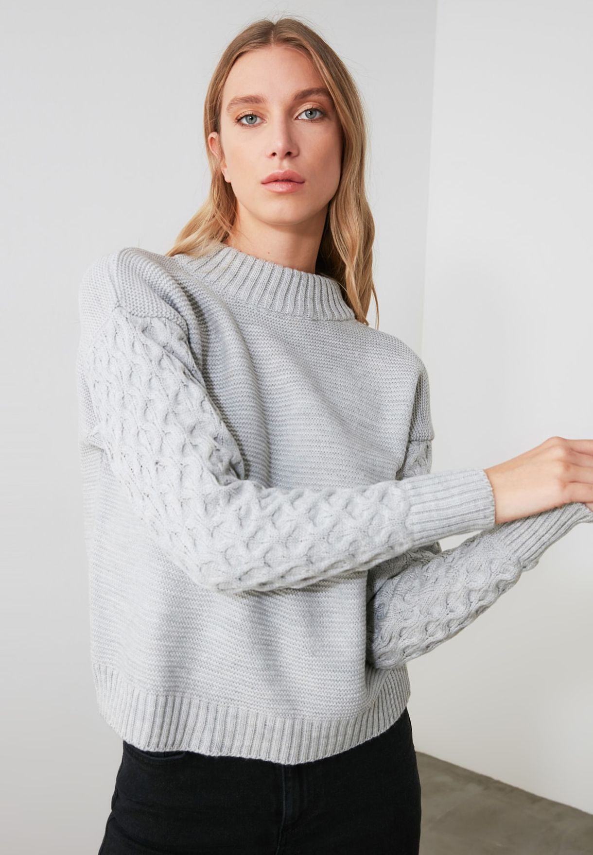 grey puff sleeve sweater