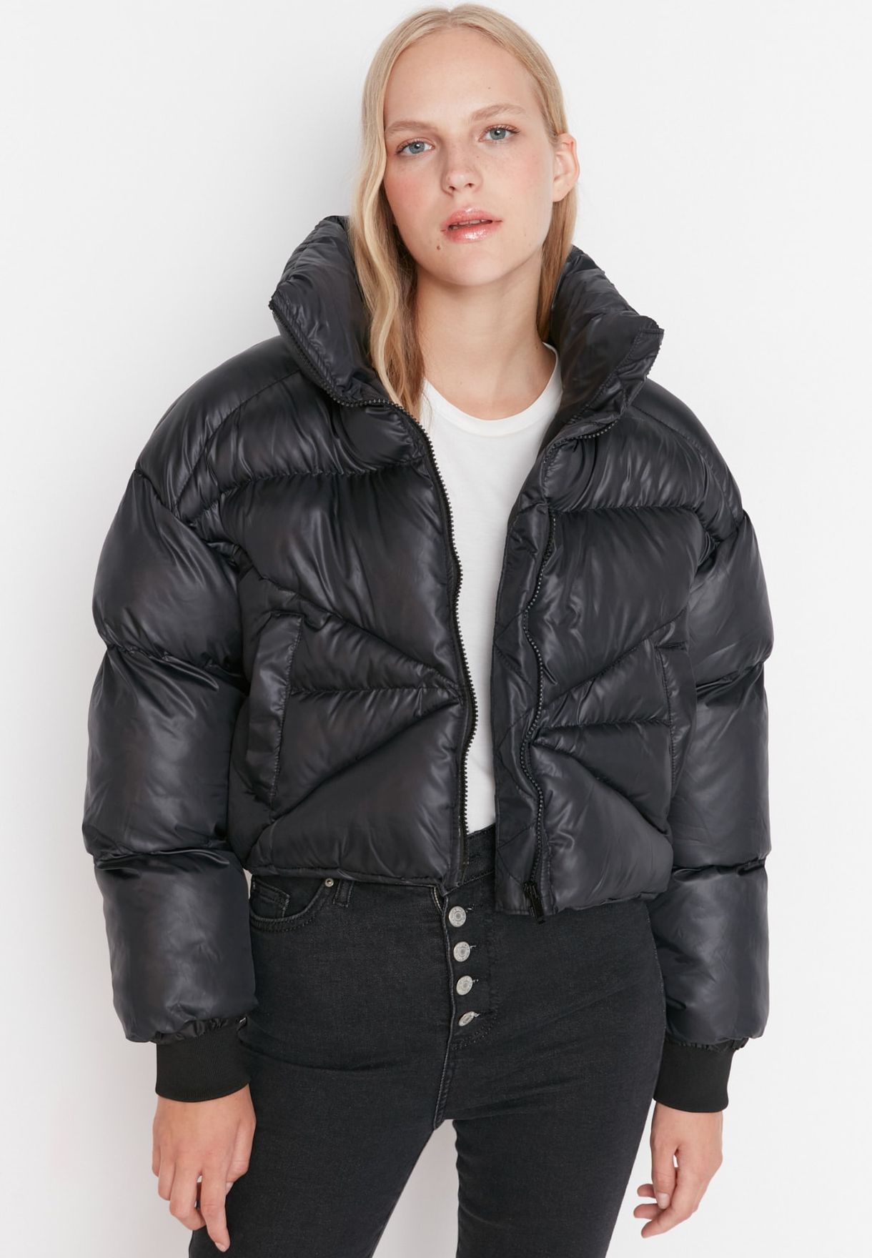 Buy Trendyol black Zipped Oversized Crop Jacket for Women in MENA ...