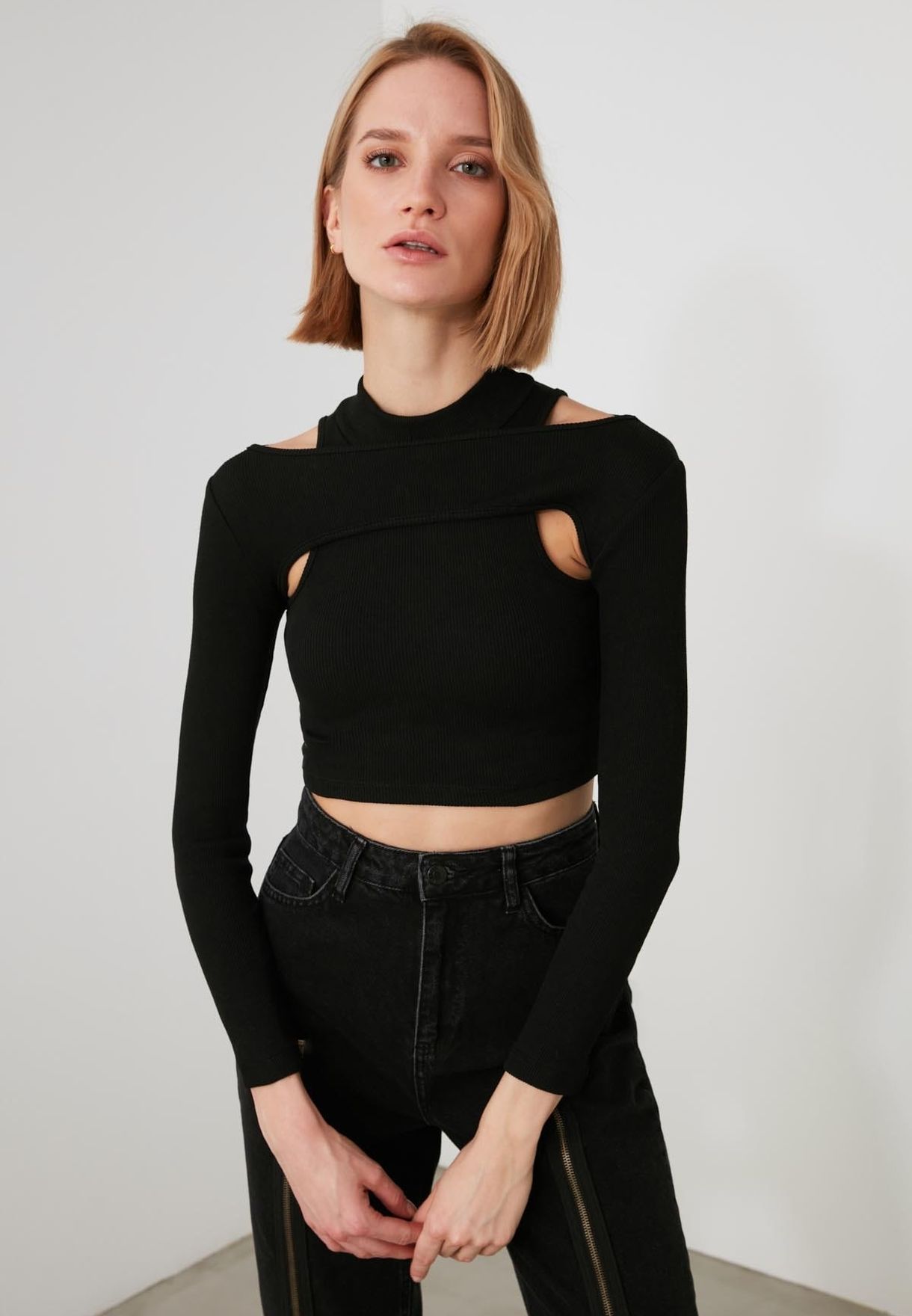 black cold shoulder crop top