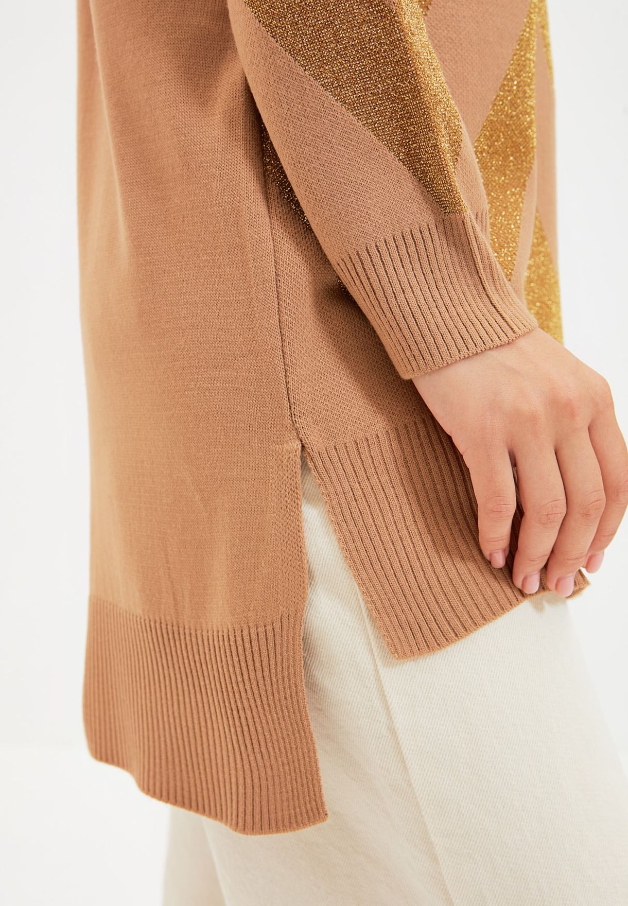 Round Neck Knitted Sweater