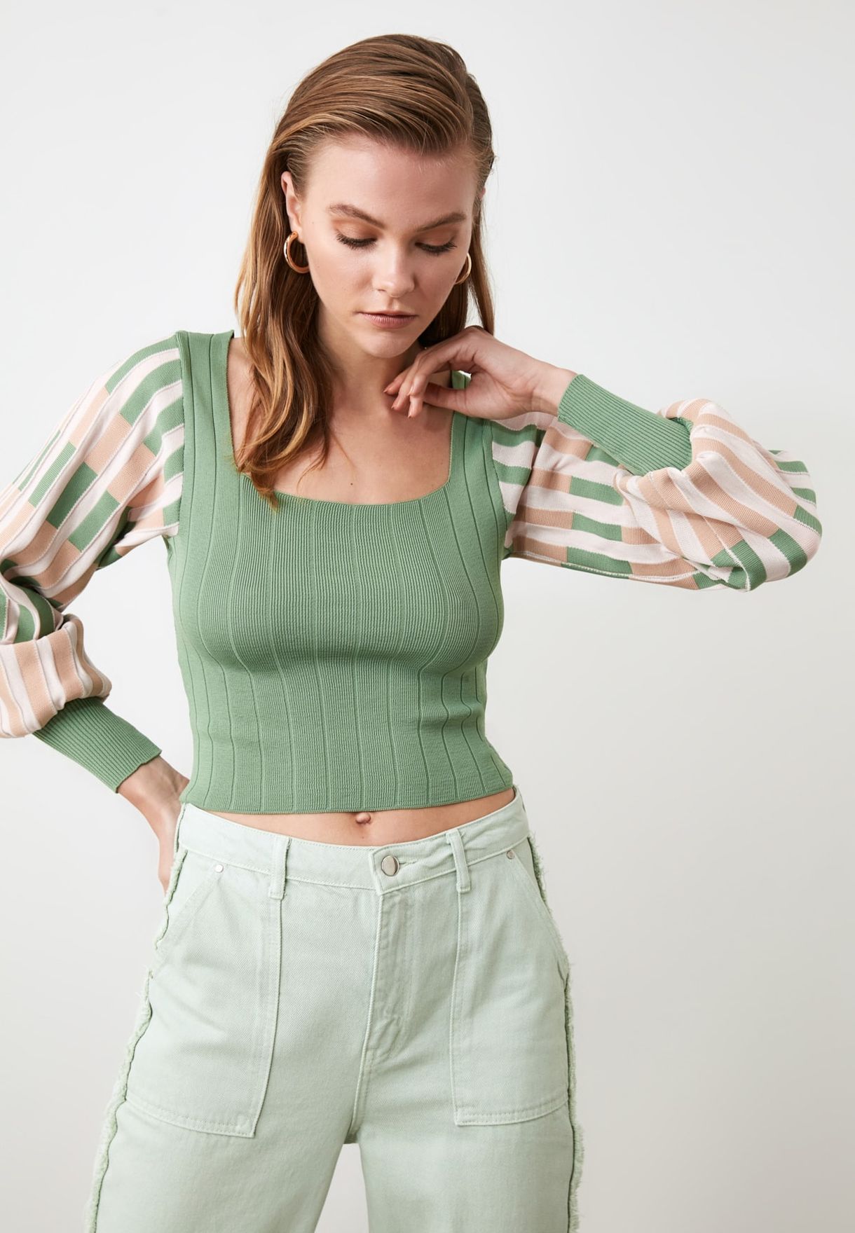 green balloon sleeve sweater