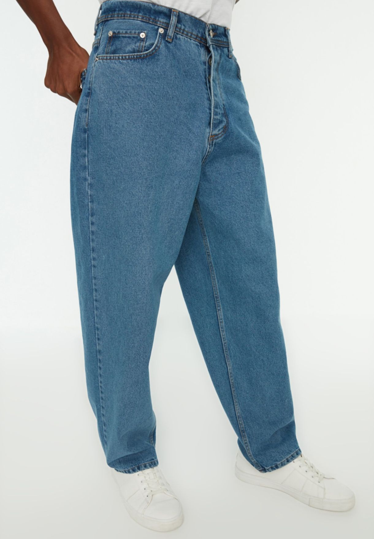 mid wash relaxed fit jeans