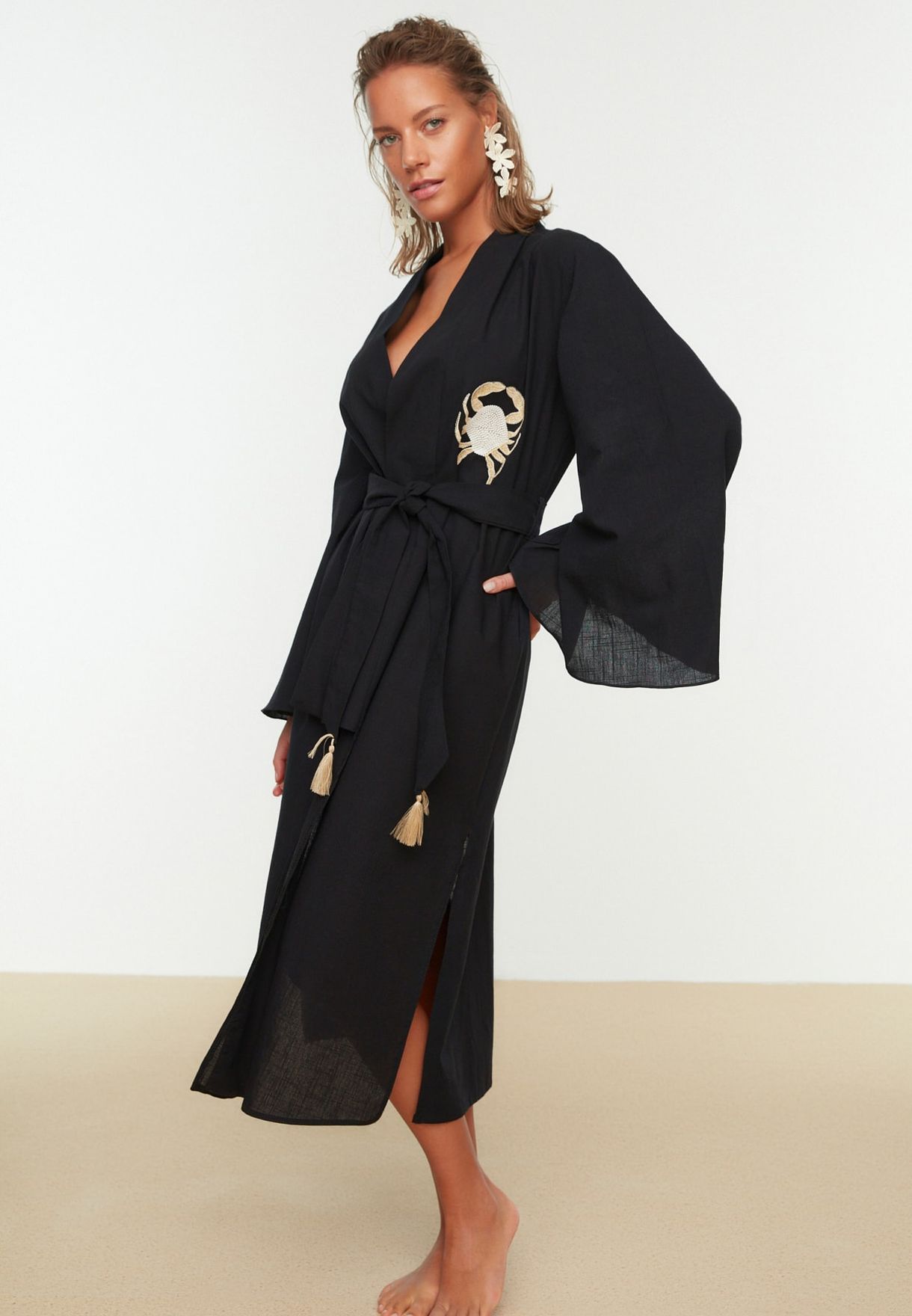 Buy Trendyol black Embroidered Side Split Kimono for Women in Riyadh ...