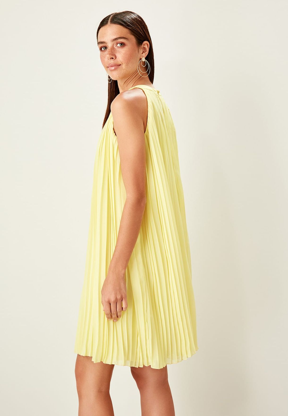 Wennen aan weigeren Getalenteerd Buy Trendyol yellow Pleated Halter Neck Dress for Women in MENA, Worldwide